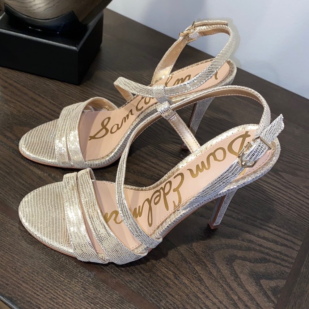 Sam Edelman Sandal, size 6.5M, color molten gold